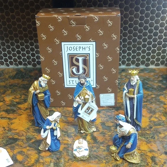 Nativity Set with Blue and Gold Accents - Picture 2 of 10